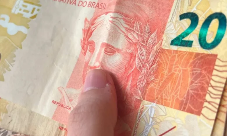Salário mínimo confirma reajuste para R$ 2.512,59 em 2024 e anima brasileiros! Veja quem recebe