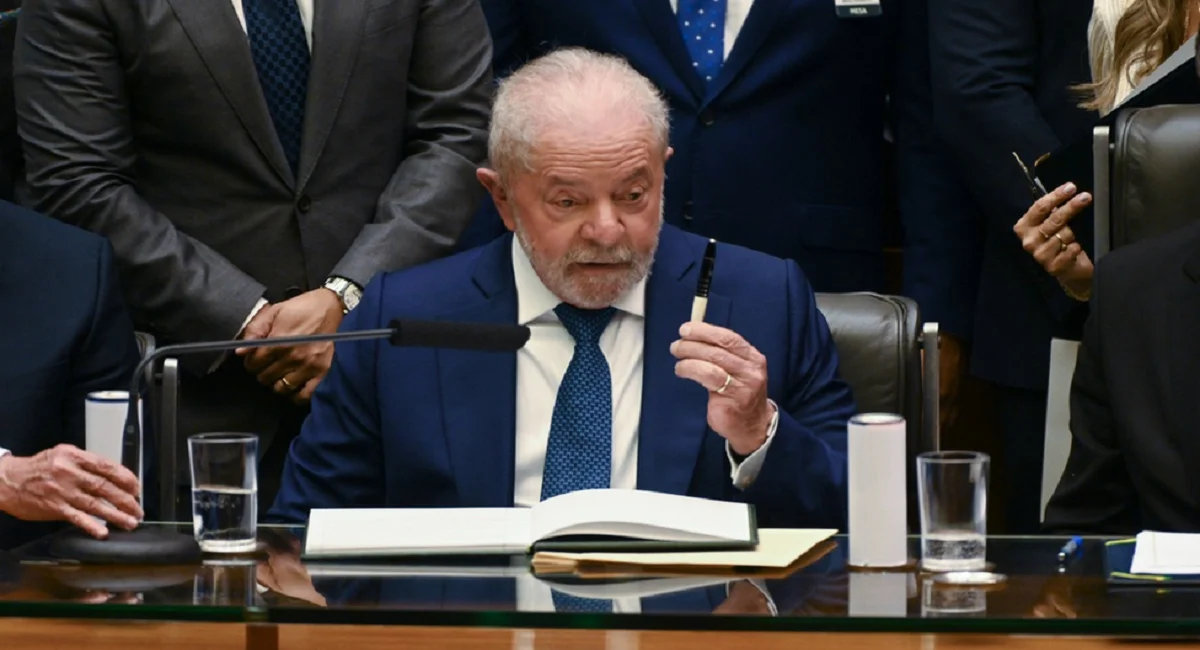 Governo Lula pega todos de surpresa e vai compartilhar informações sobre beneficiários do Bolsa Família com empresas de apostas