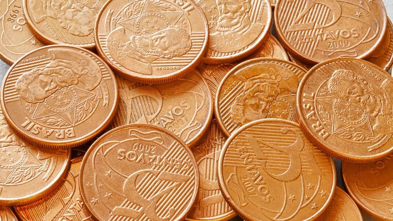 Vai salvar o Feriadão com um ÓTIMO PIX: Moedas de 25 centavos podem valer uma grana gorda de R$600,00 neste mês de outubro