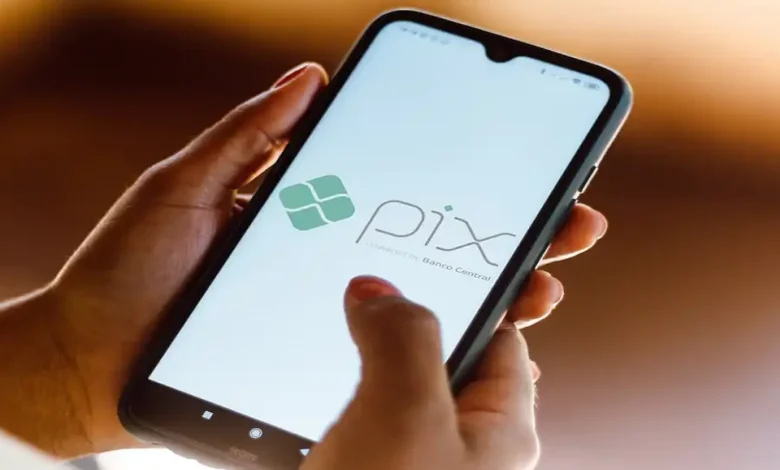 Banco altera formato de PIX para clientes e novidade vem com JUROS