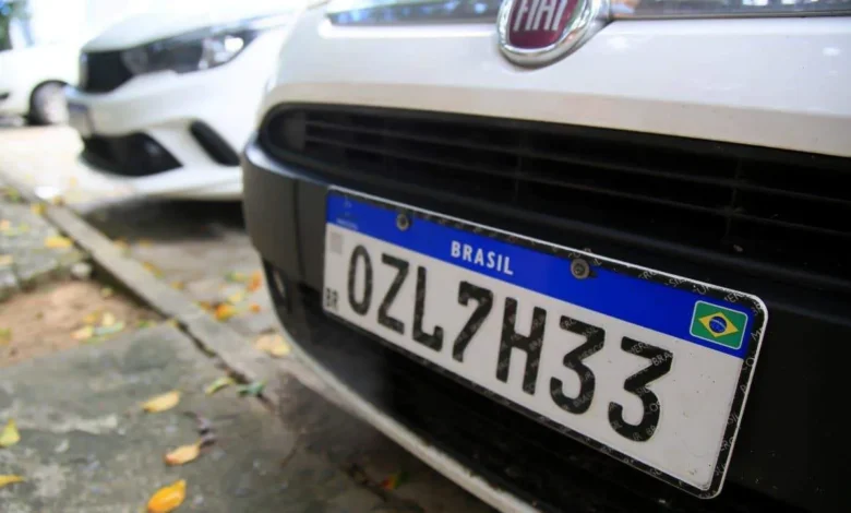 Nova lei oficial das placas afeta todos os veículos brasileiros e já está valendo; veja todos os detalhes