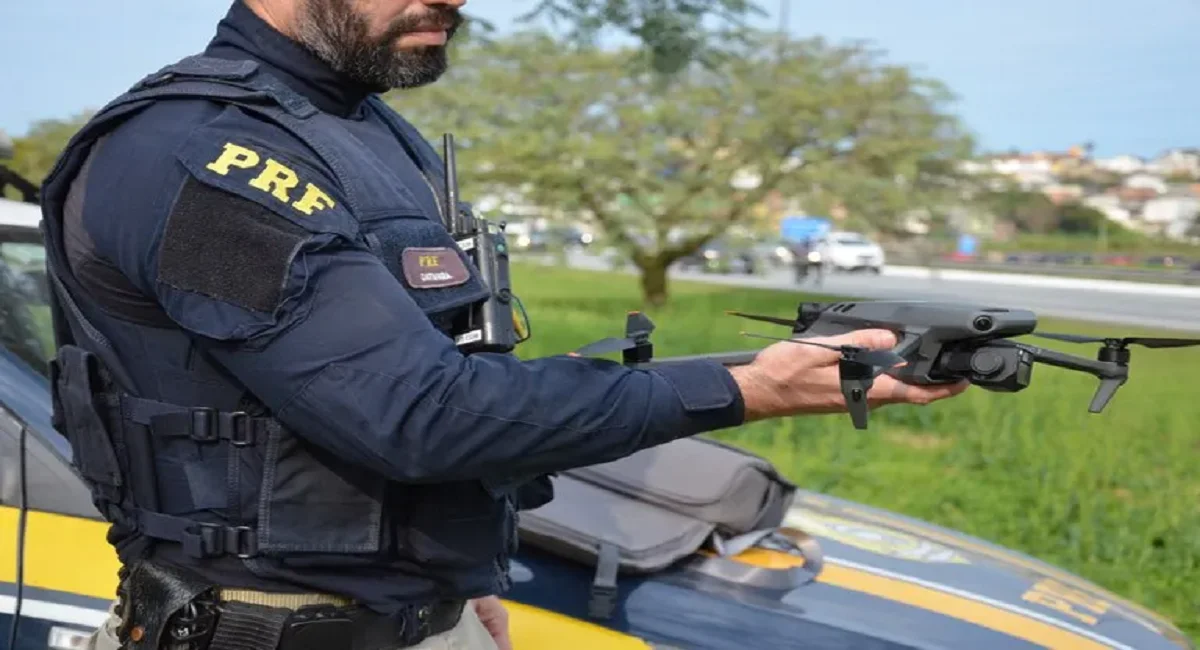 Você já viu um? PRF começa a usar drones para multar motoristas em rodovias federais