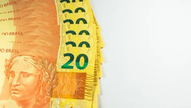 Revista dos Benefícios explica como trocar esta nota de R$ 20 por R$ 300 e salvar o feriadão