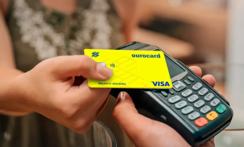 Alerta para brasileiros que usam a função de aproximação no cartão