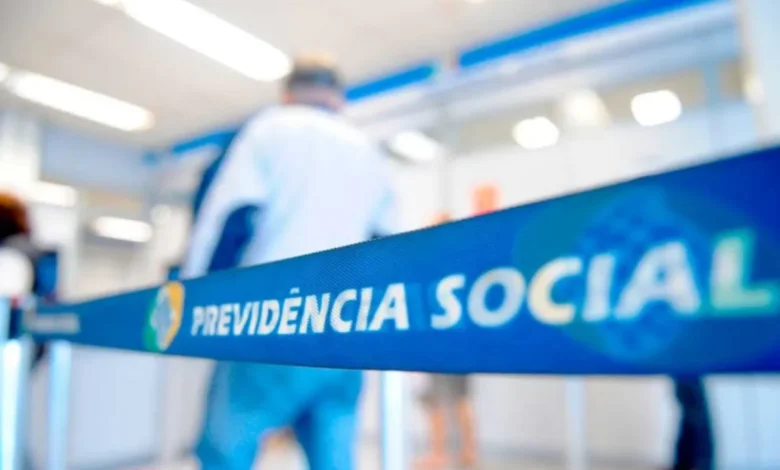 PAUSA NOS PAGAMENTOS! Aposentados do INSS são surpreendidos com falta de dinheiro na conta