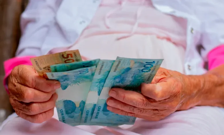 Revelada a forma de ganhar um extra de até R$150 no final de ano para idosos a partir de 60 anos. Foto: Reprodução