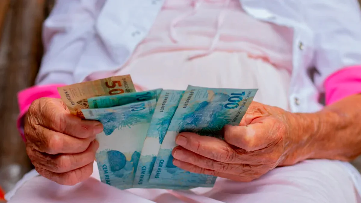 Revelada a forma de ganhar um extra de até R$150 no final de ano para idosos a partir de 60 anos. Foto: Reprodução