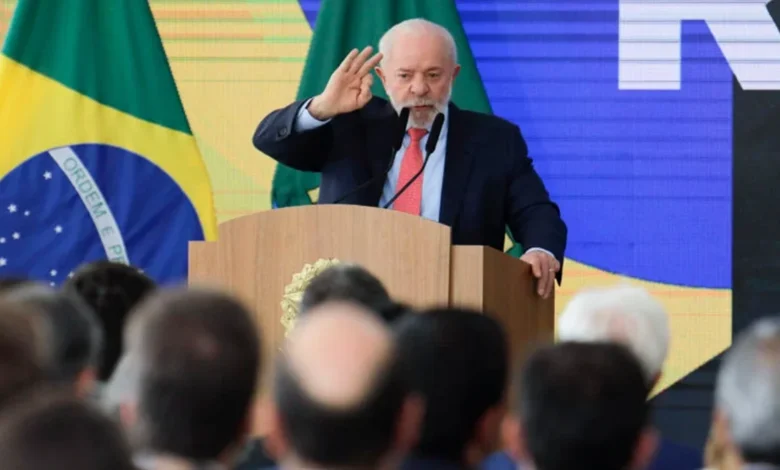 Lula bate o martelo e confirma notícia NADA BOA hoje 09/12 para quem recebe 2 salários mínimos na carteira assinada