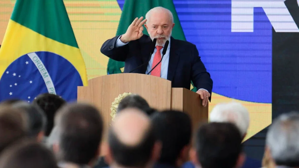 Lula bate o martelo e confirma notícia NADA BOA hoje 09/12 para quem recebe 2 salários mínimos na carteira assinada