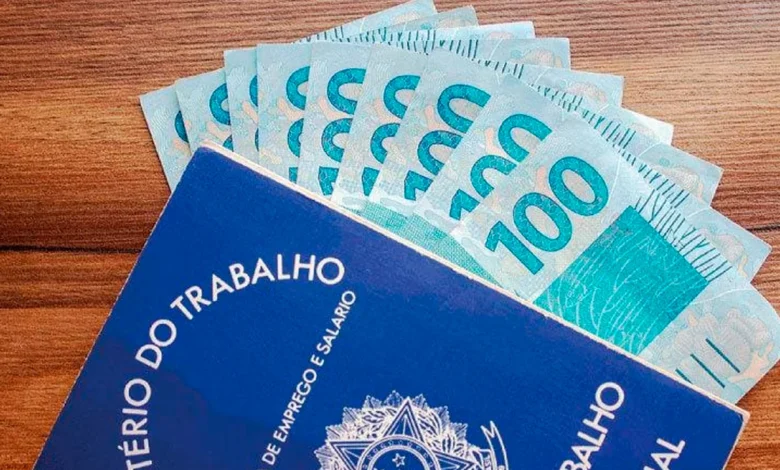 Ajuste do salário mínimo em 2025 é definido pelo Governo Federal. Foto: Reprodução