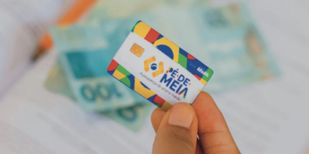 Inscrição do Pé-de-Meia está disponível; veja como se inscrever e receber R$200,00 por mês