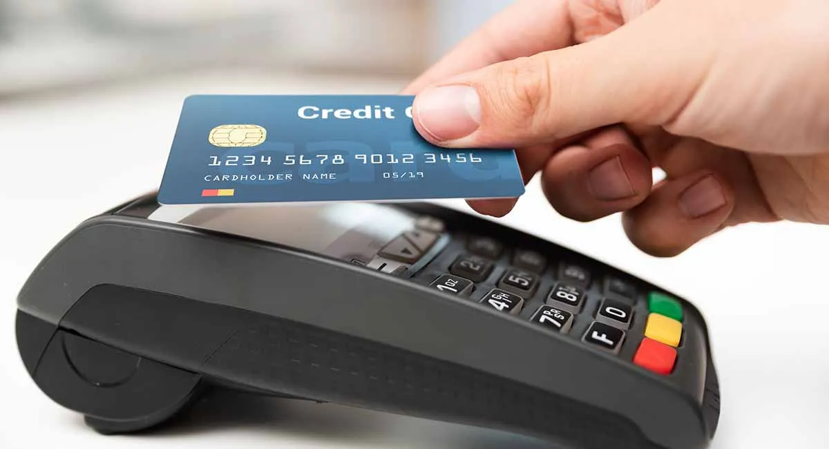 Novo alerta para quem utiliza a função de aproximação do cartão de crédito - VEJA