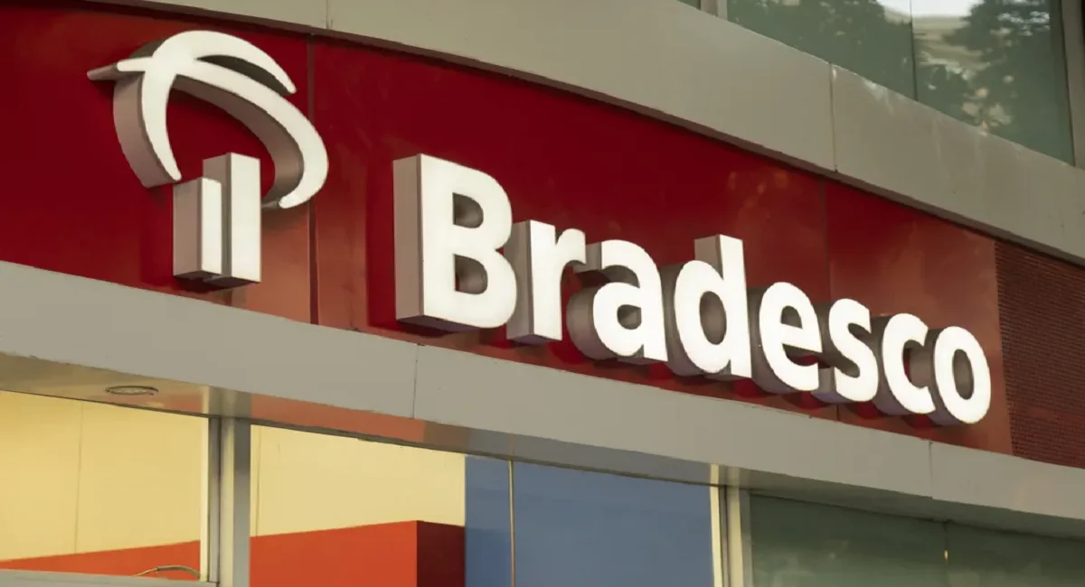 Bradesco surpreende clientes e libera cartões sem anuidade; veja como solicitar