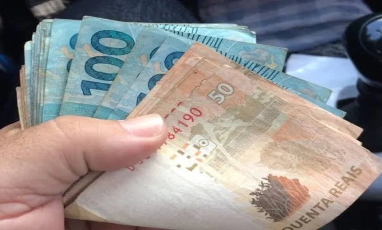 Saque de fundo do PIS/PASEP libera até R$ 3 mil por trabalhador - veja quem tem direito e como receber