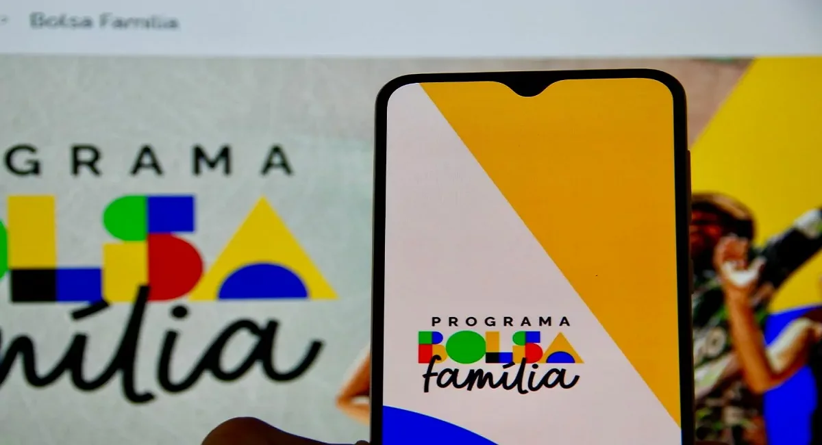 Bolsa Família de Abril 2025 revela quem vai receber o benefício no 1º dia do calendário. Foto: Reprodução