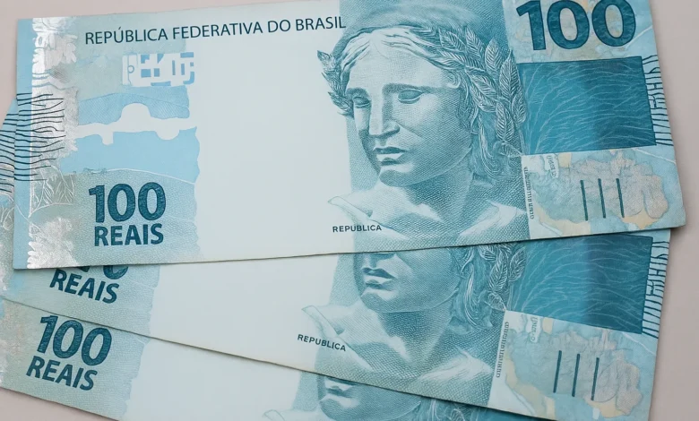 Auxílio de R$300 é agendado para a próxima segunda-feira (07/04) para mais de 100 mil brasileiros
