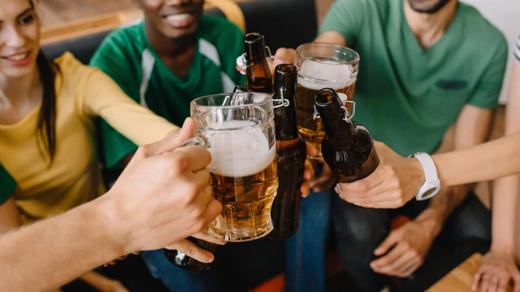 Dá para acreditar? Geração Z rejeita álcool e até cervejarias centenárias fecham as portas