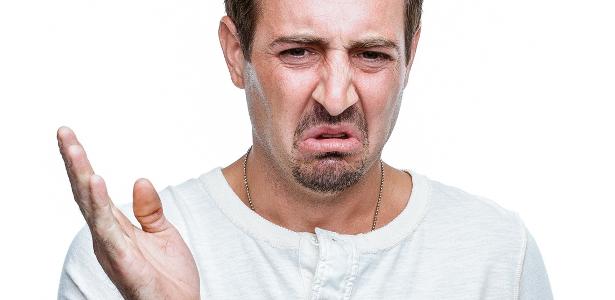 Por que algumas pessoas têm cheiro diferente do normal? A ciência explica