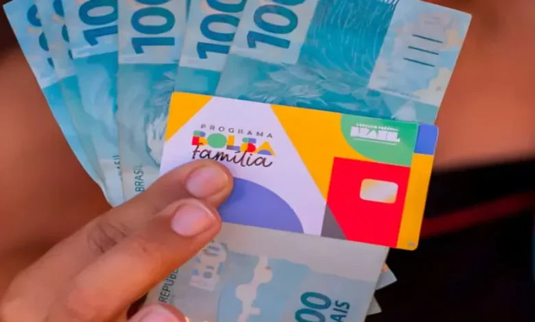 Saque retroativo do BOLSA FAMÍLIA começa em setembro com valor de até R$ 2.400: VEJA QUEM RECEBE