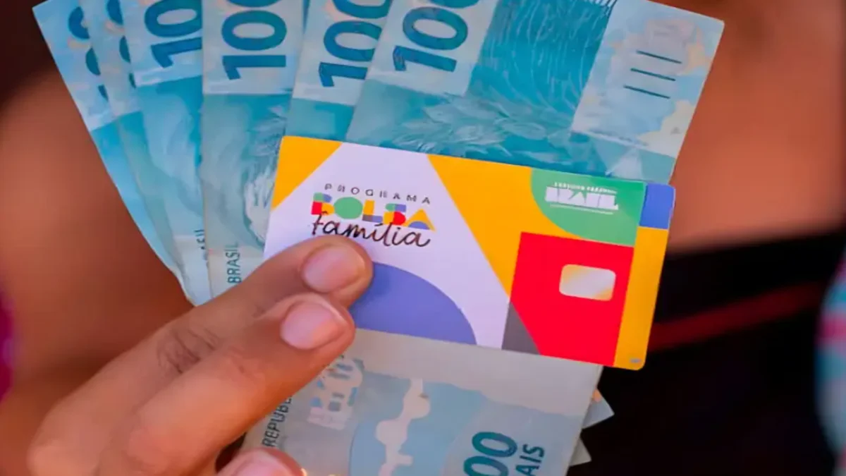 Saque retroativo do BOLSA FAMÍLIA começa em setembro com valor de até R$ 2.400: VEJA QUEM RECEBE