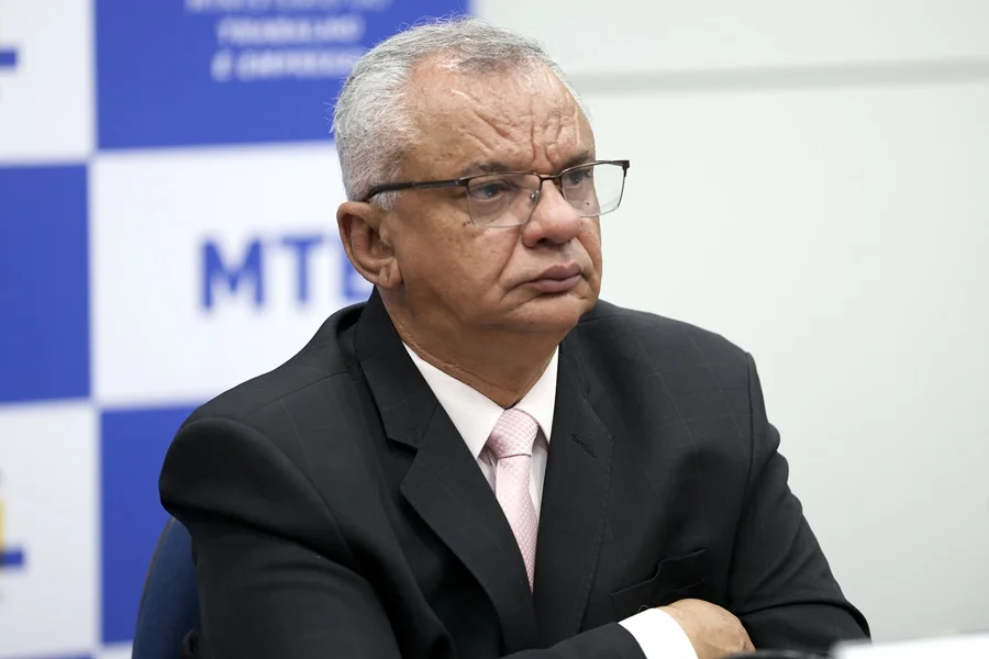 “É a pior linha de crédito que existe”: Governo critica antecipação do saque-aniversário do FGTS e muda regras para evitar endividamento