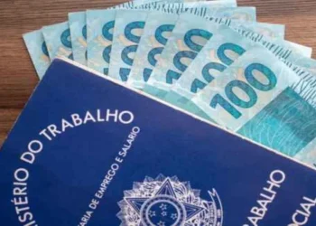 Começou a trabalhar em 2025 e quer receber o 13º salário? Confira os valores e datas de pagamento