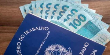 Começou a trabalhar em 2025 e quer receber o 13º salário? Confira os valores e datas de pagamento