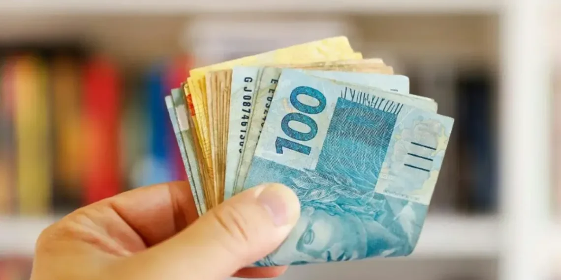 Novo salário mínimo de R$ 1.804 é confirmado ainda em 2025 e cai como uma luva para lista de CLTS