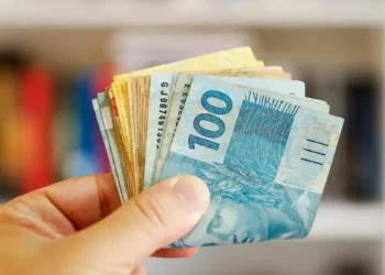 Novo salário mínimo de R$ 1.804 é confirmado ainda em 2025 e cai como uma luva para lista de CLTS