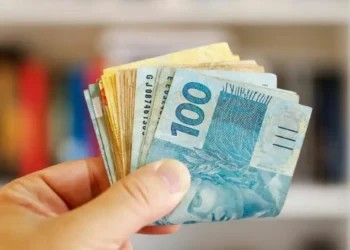 2026 não chegou ainda, mas Salário mínimo previsto foi revelado surpreendendo trabalhadores