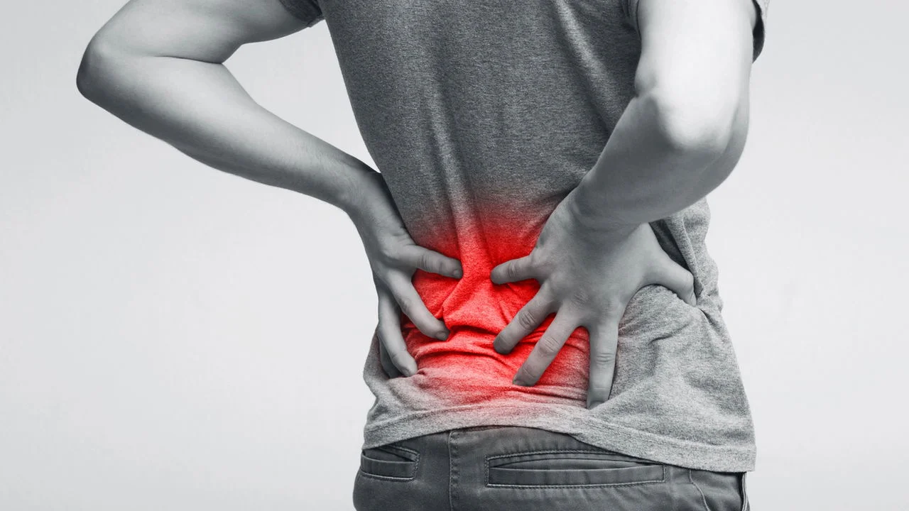 Como melhorar a postura e evitar dores na lombar em apenas 10 minutos por dia