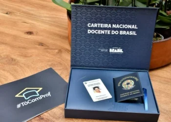 Saiba como solicitar a Carteira Nacional Docente do Brasil e garantir dos os benefícios