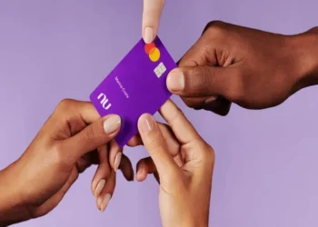 Veja 3 métodos simples do Nubank para aumentar o limite do cartão de crédito em 2025 e aproveitar as festas de fim de ano