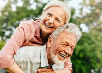 7 direitos dos idosos 60+ garantidos por lei que muitos estão deixando escapar