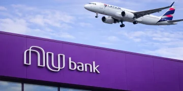 Nubank acaba de liberar novo benefício para os brasileiros que gostam de viajar de avião