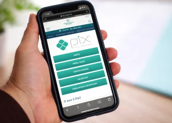 Se você recebe o dinheiro em conta salário, pode passar a pagar contas automaticamente com o Pix a partir de julho, sem tarifas e sem precisar lembrar dos vencimentos, mas quem não autorizar corretamente pode ficar sem usar a nova função do Banco Central