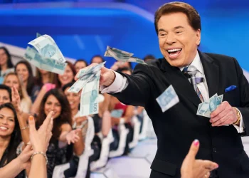 “Quem não arrisca não petisca.” – A mensagem de Silvio Santos lembra que milhões de brasileiros ainda podem ter dinheiro esquecido em bancos; Banco Central confirma R$ 6,2 bilhões disponíveis
